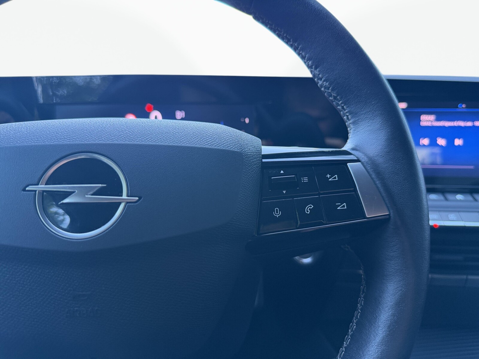 Opel Astra - zdjęcie 16