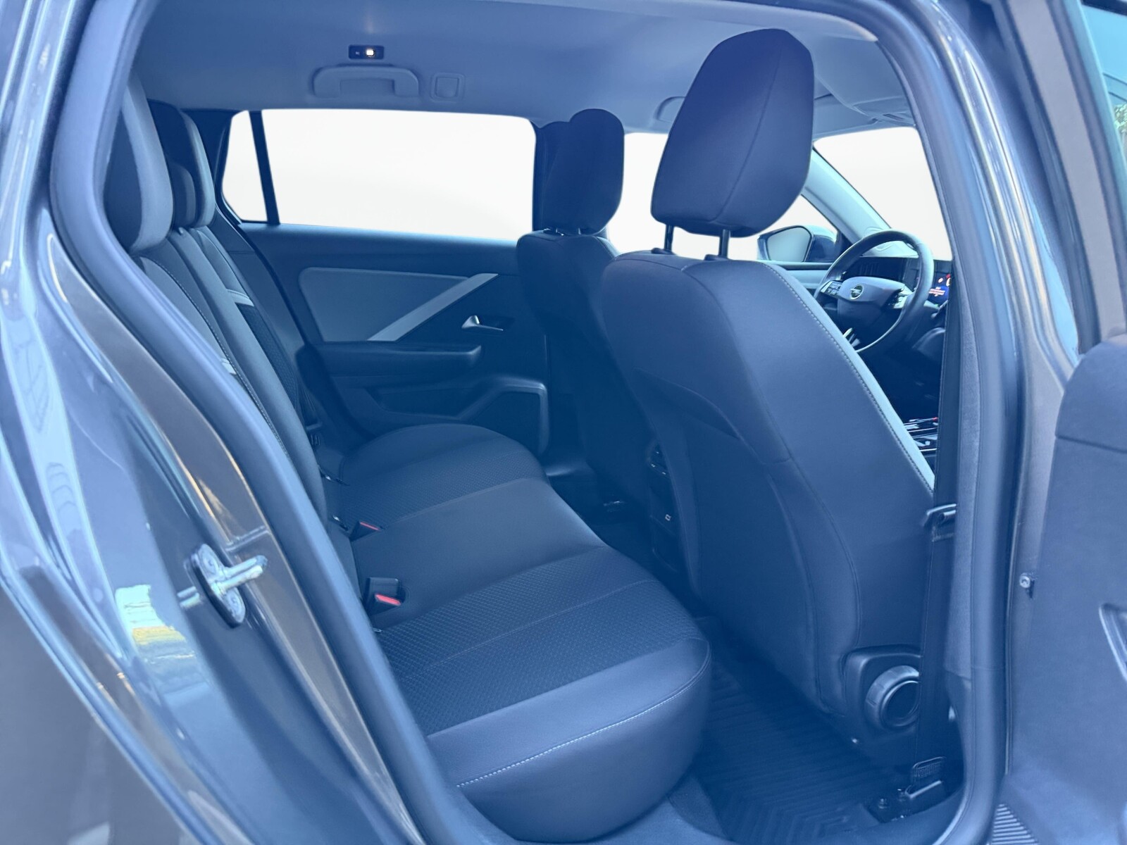 Opel Astra - zdjęcie 36