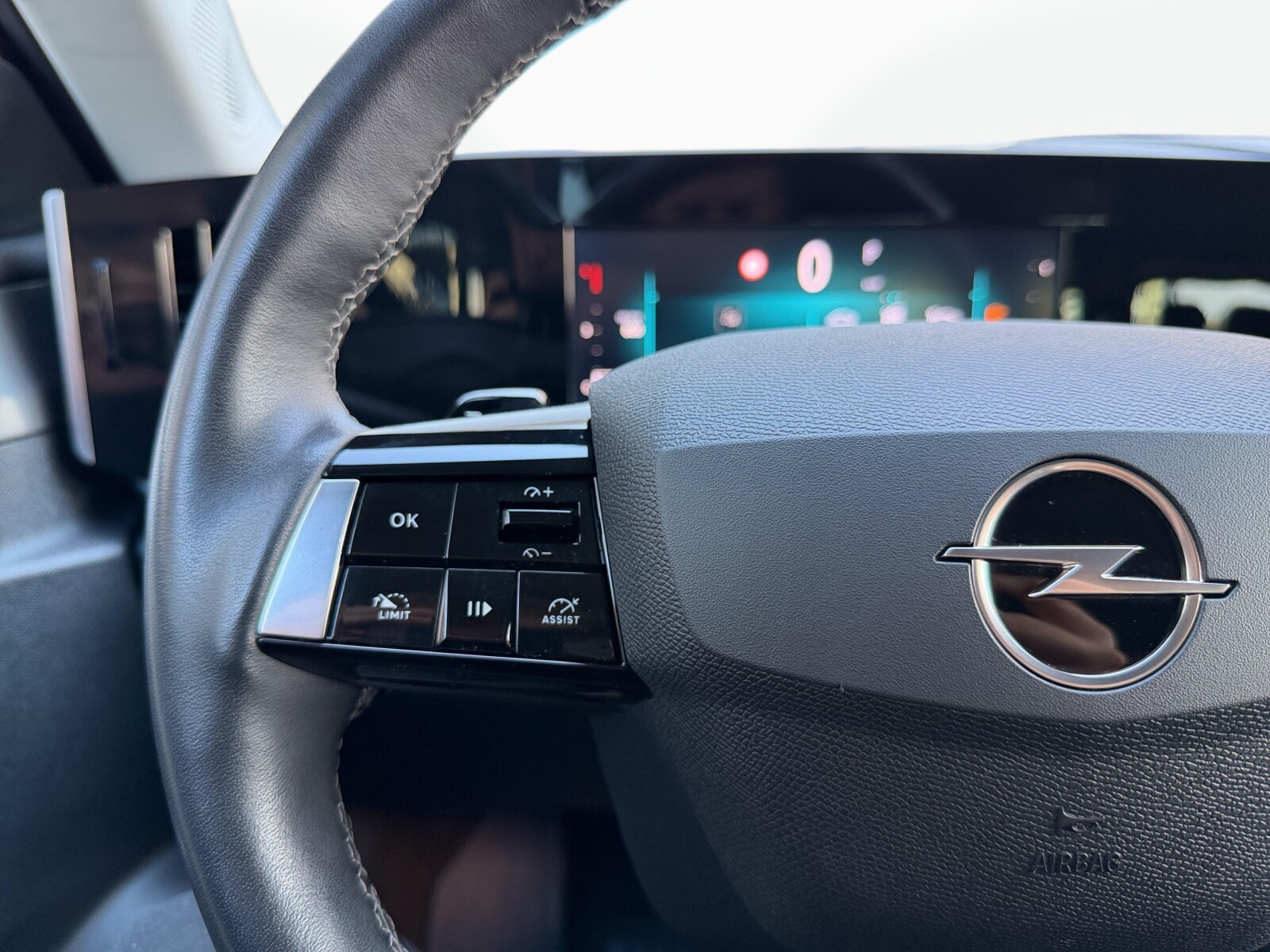 Opel Astra - zdjęcie 15