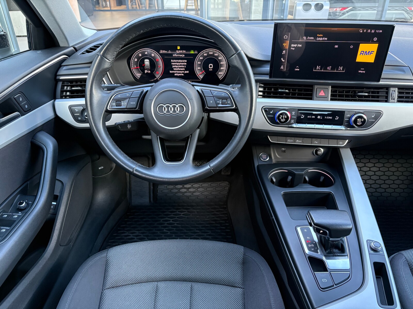 Audi A4 Avant - zdjęcie 10