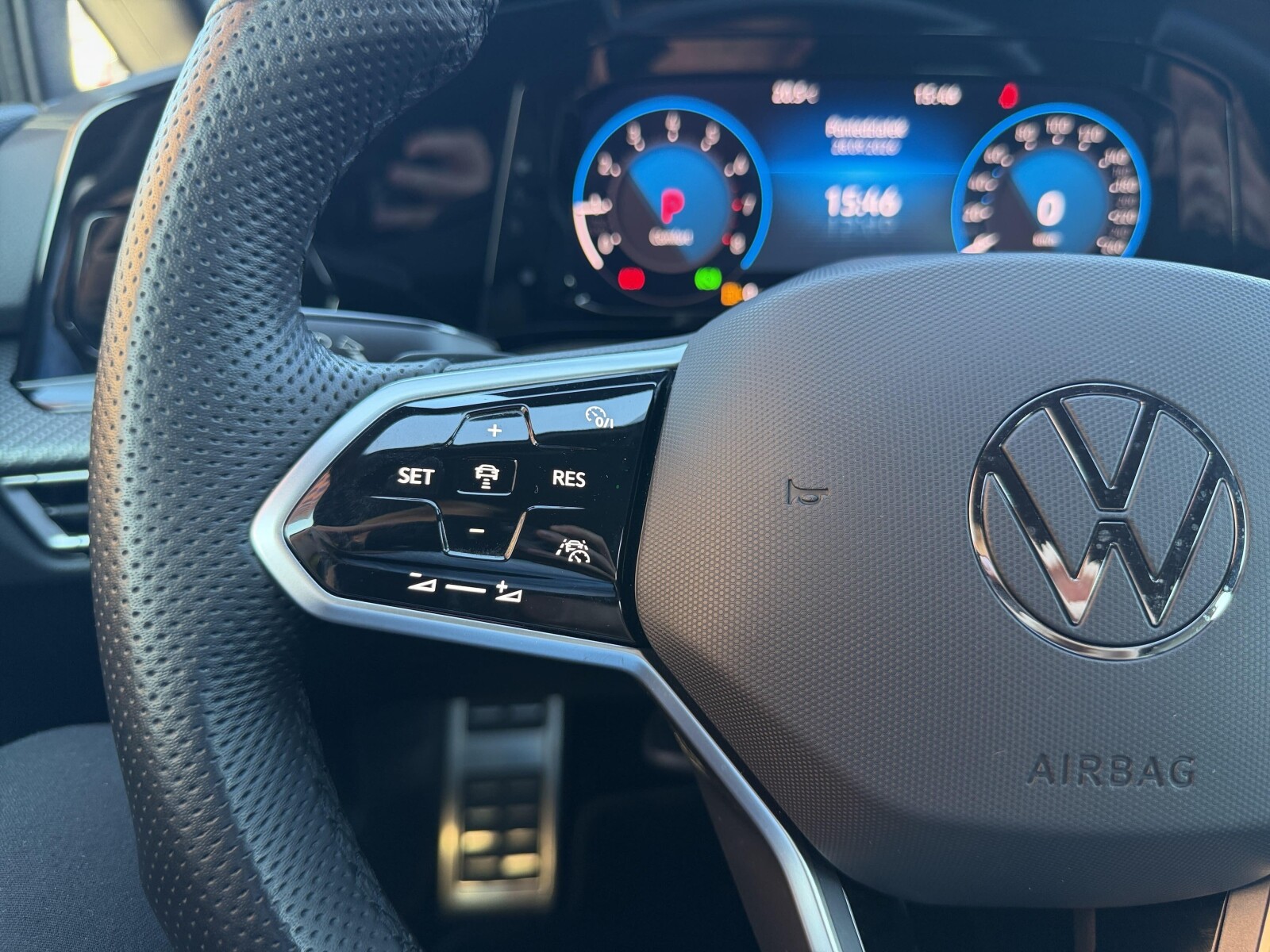 Volkswagen Golf - zdjęcie 14