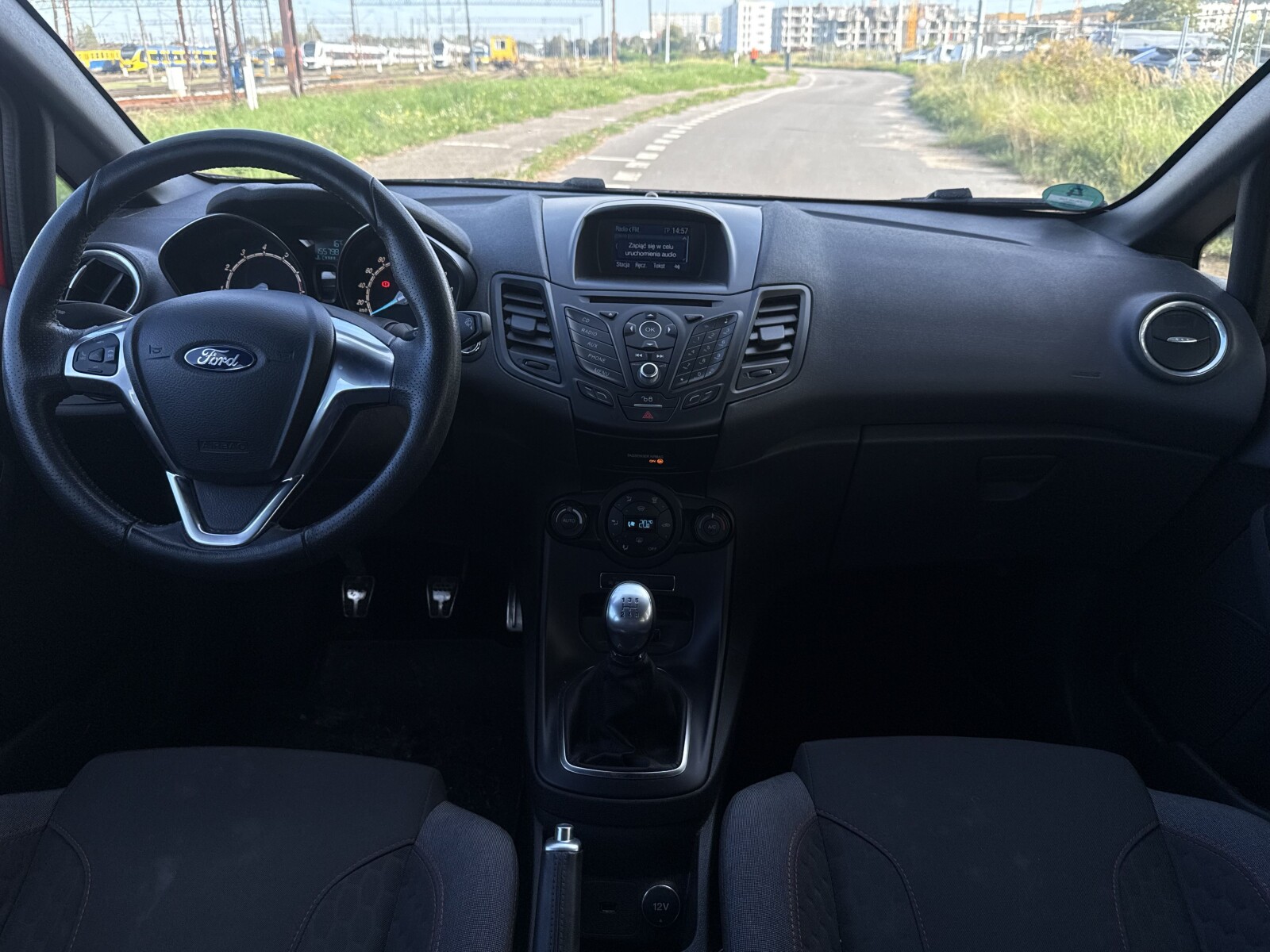 Ford Fiesta - zdjęcie 9