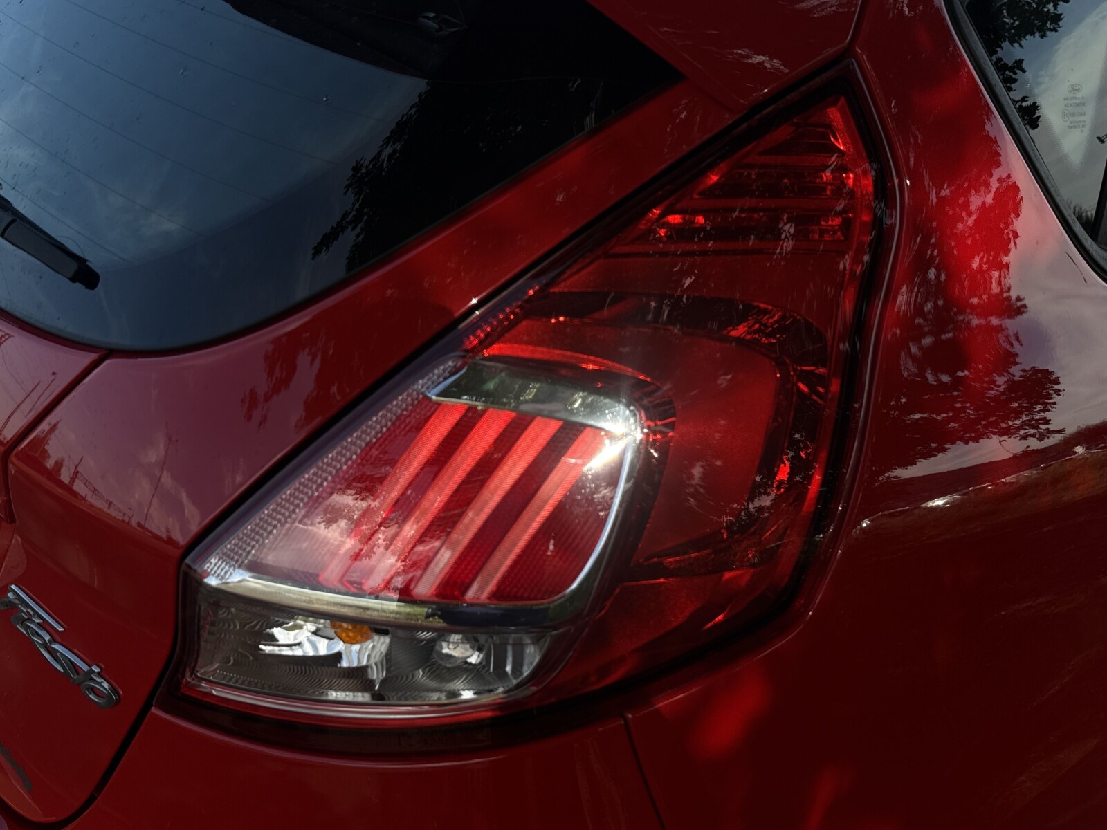 Ford Fiesta - zdjęcie 32