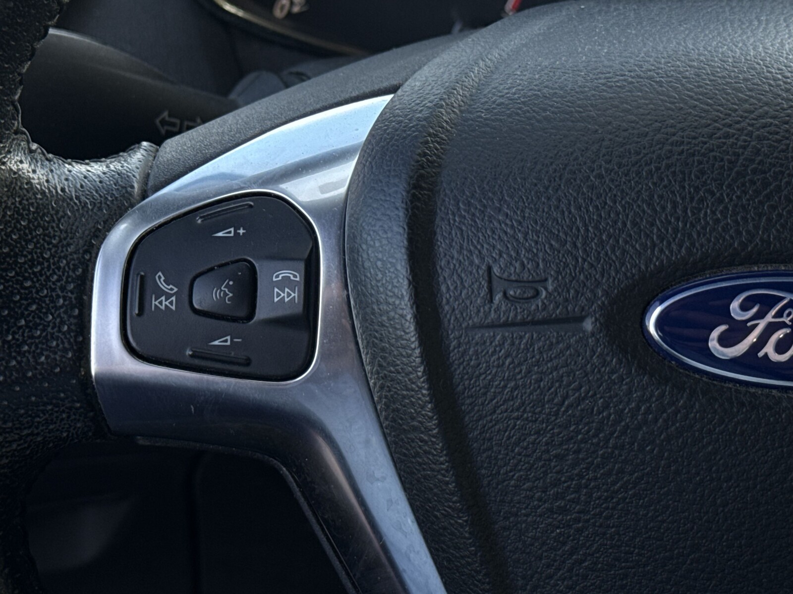 Ford Fiesta - zdjęcie 15