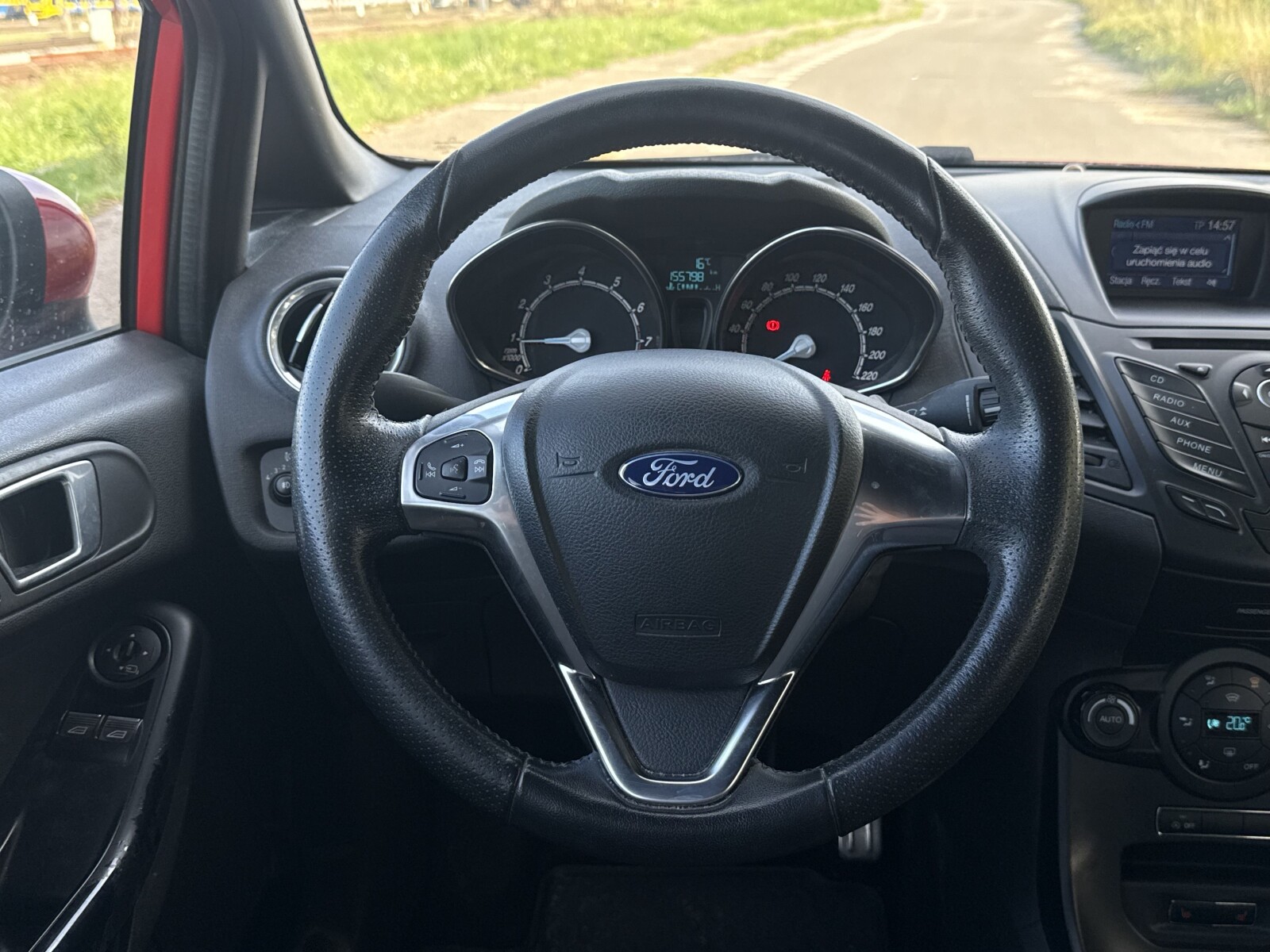 Ford Fiesta - zdjęcie 14