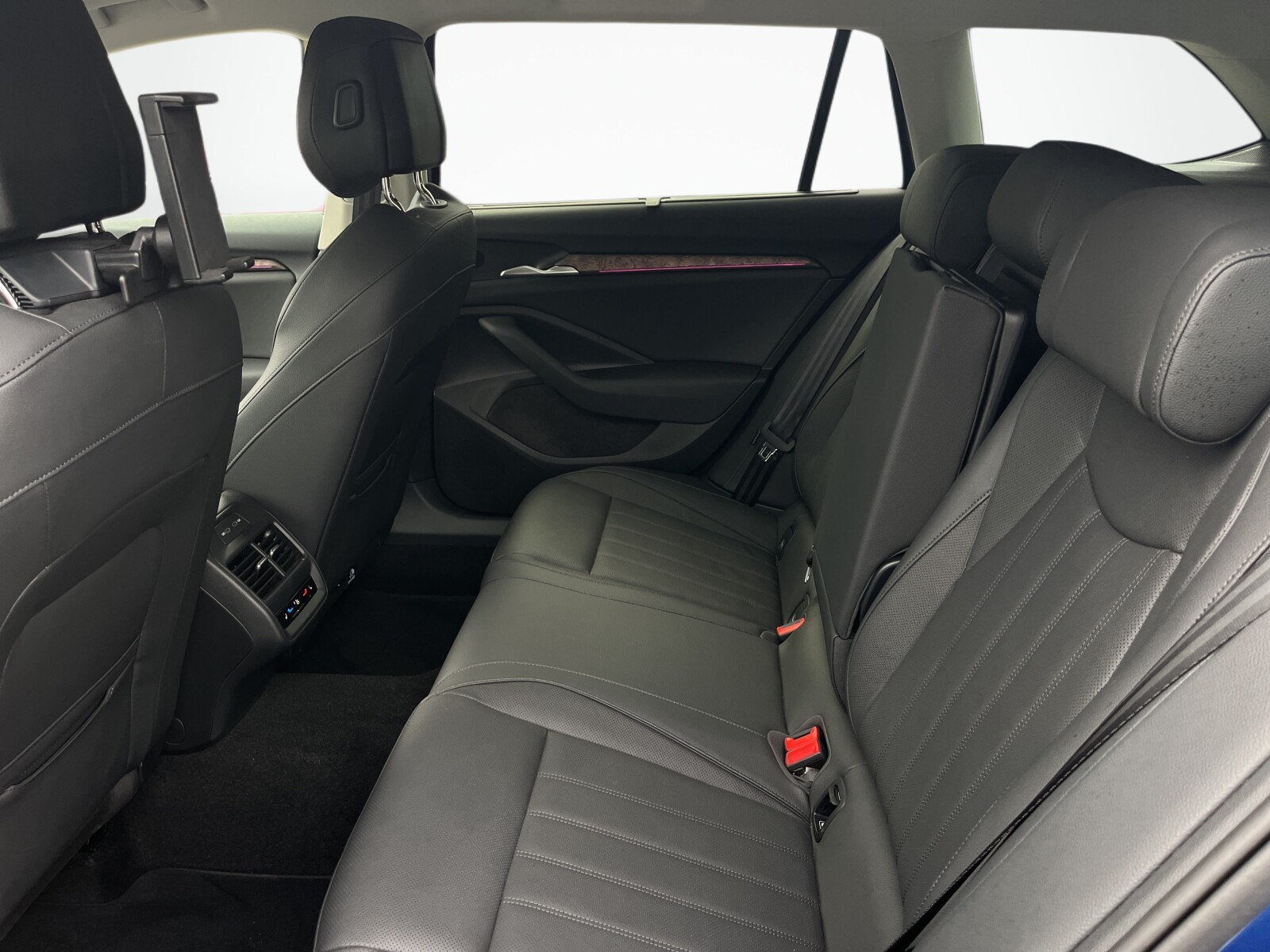 Škoda Superb Combi - zdjęcie 11