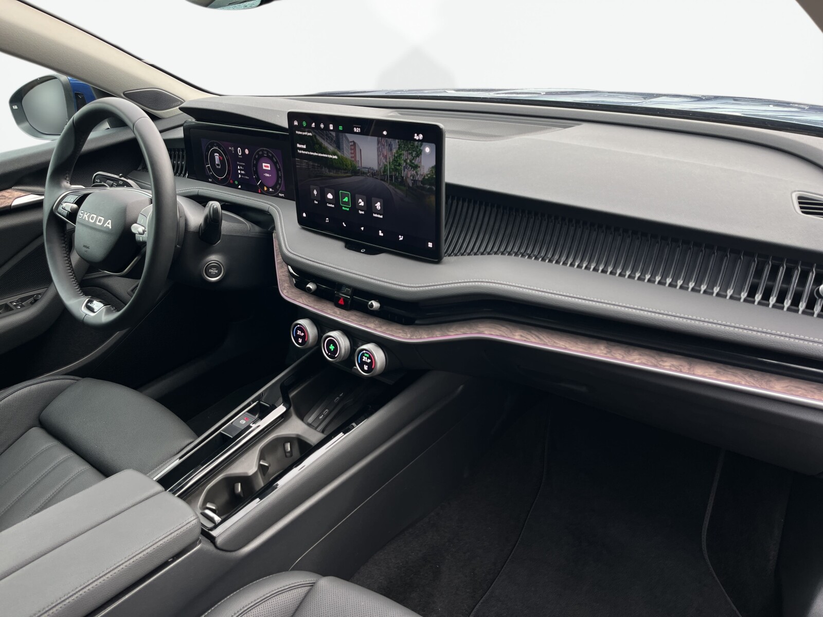 Škoda Superb Combi - zdjęcie 8