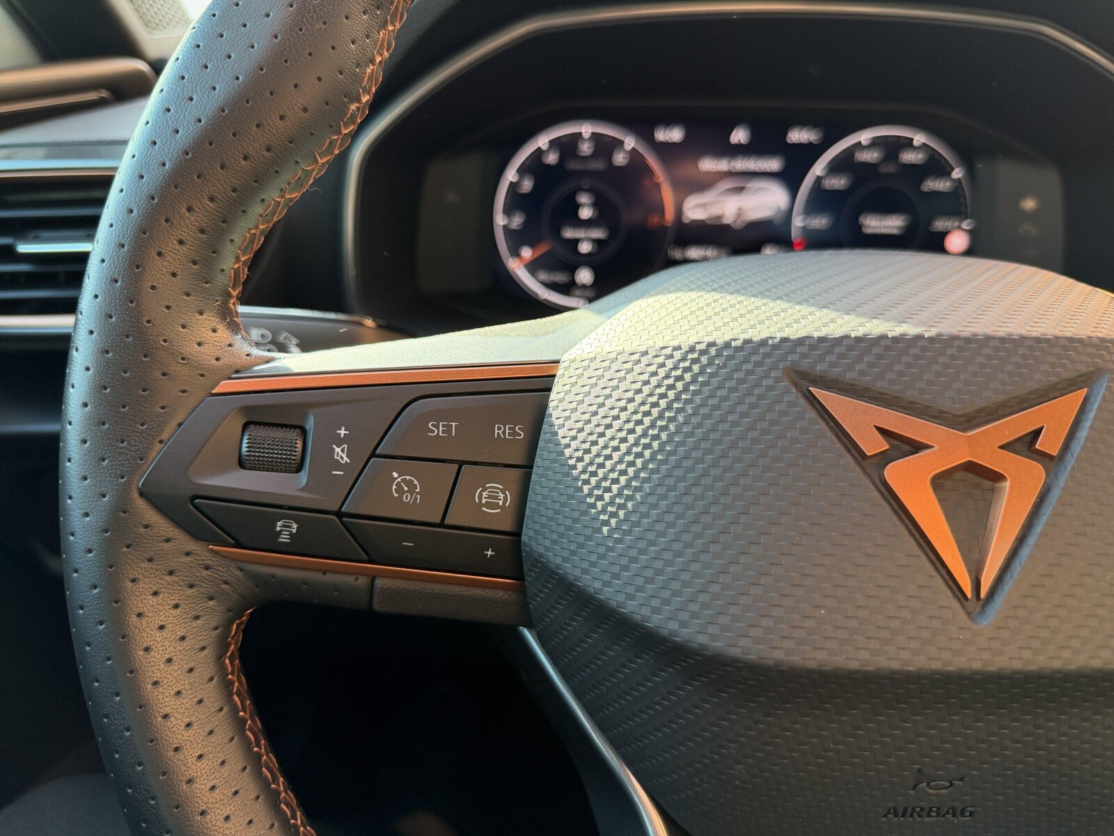Cupra Leon - zdjęcie 14