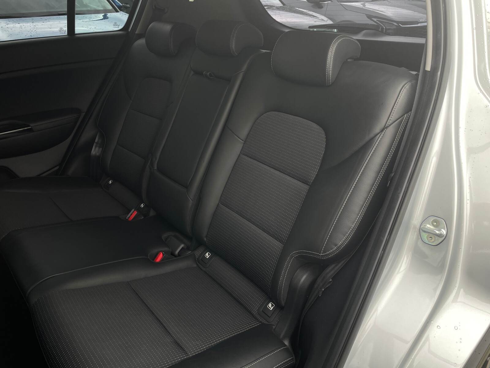 Kia Sportage - zdjęcie 11