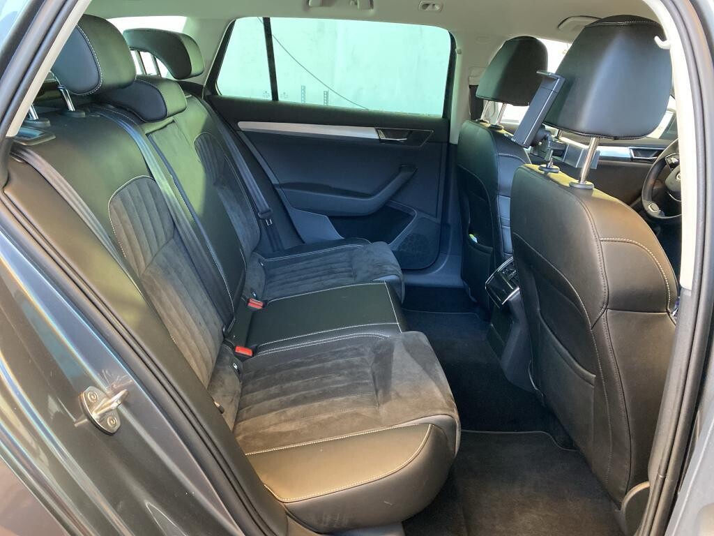 Škoda Superb Combi - zdjęcie 7