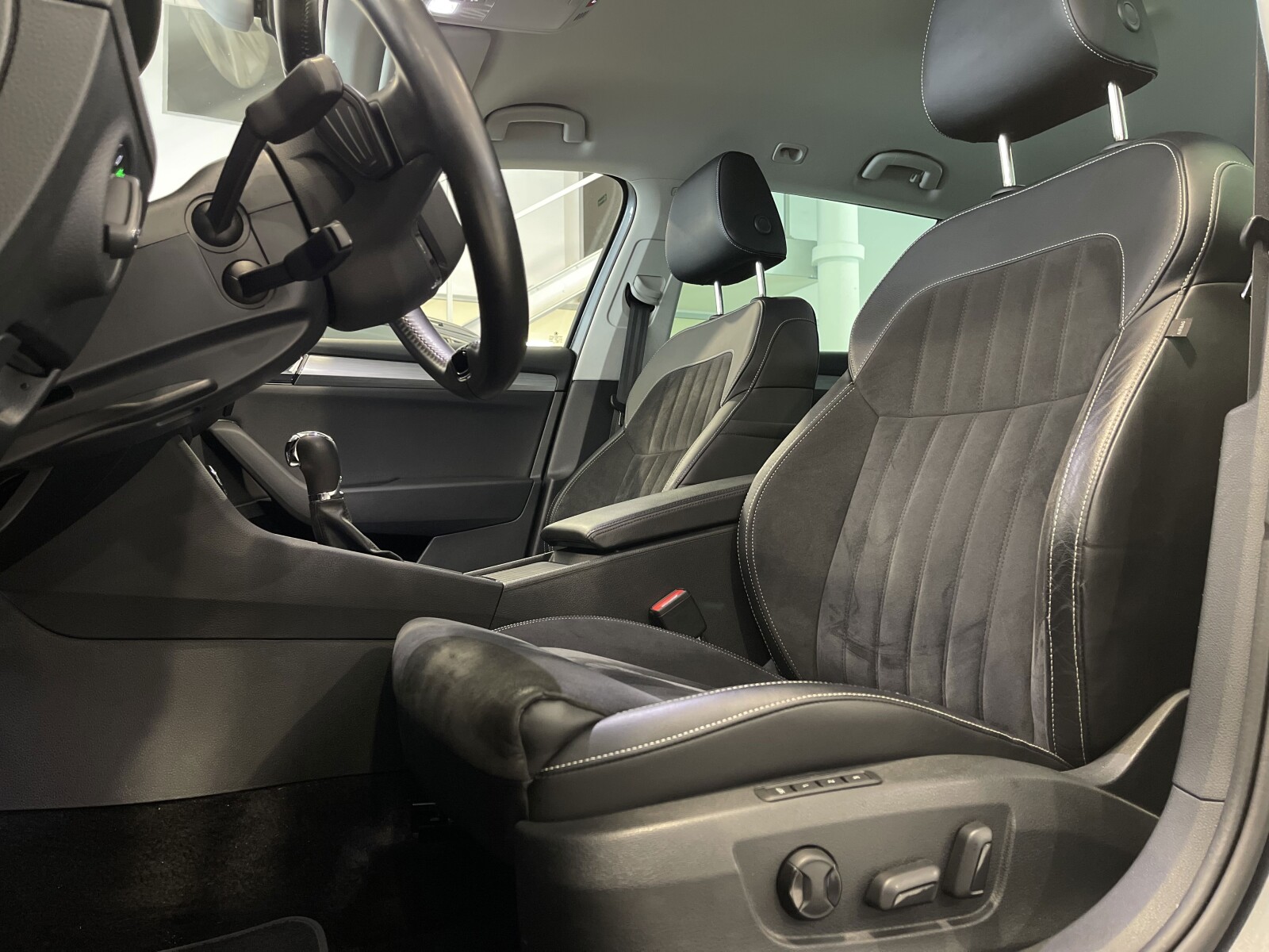 Škoda Superb Combi - zdjęcie 9