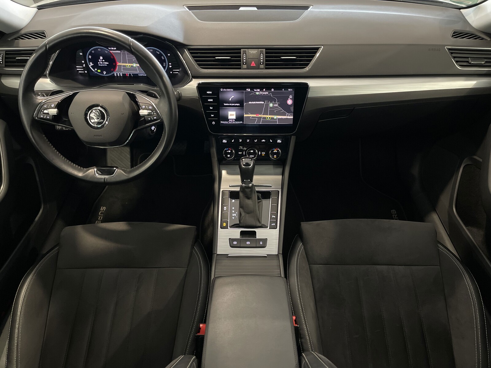 Škoda Superb Combi - zdjęcie 12