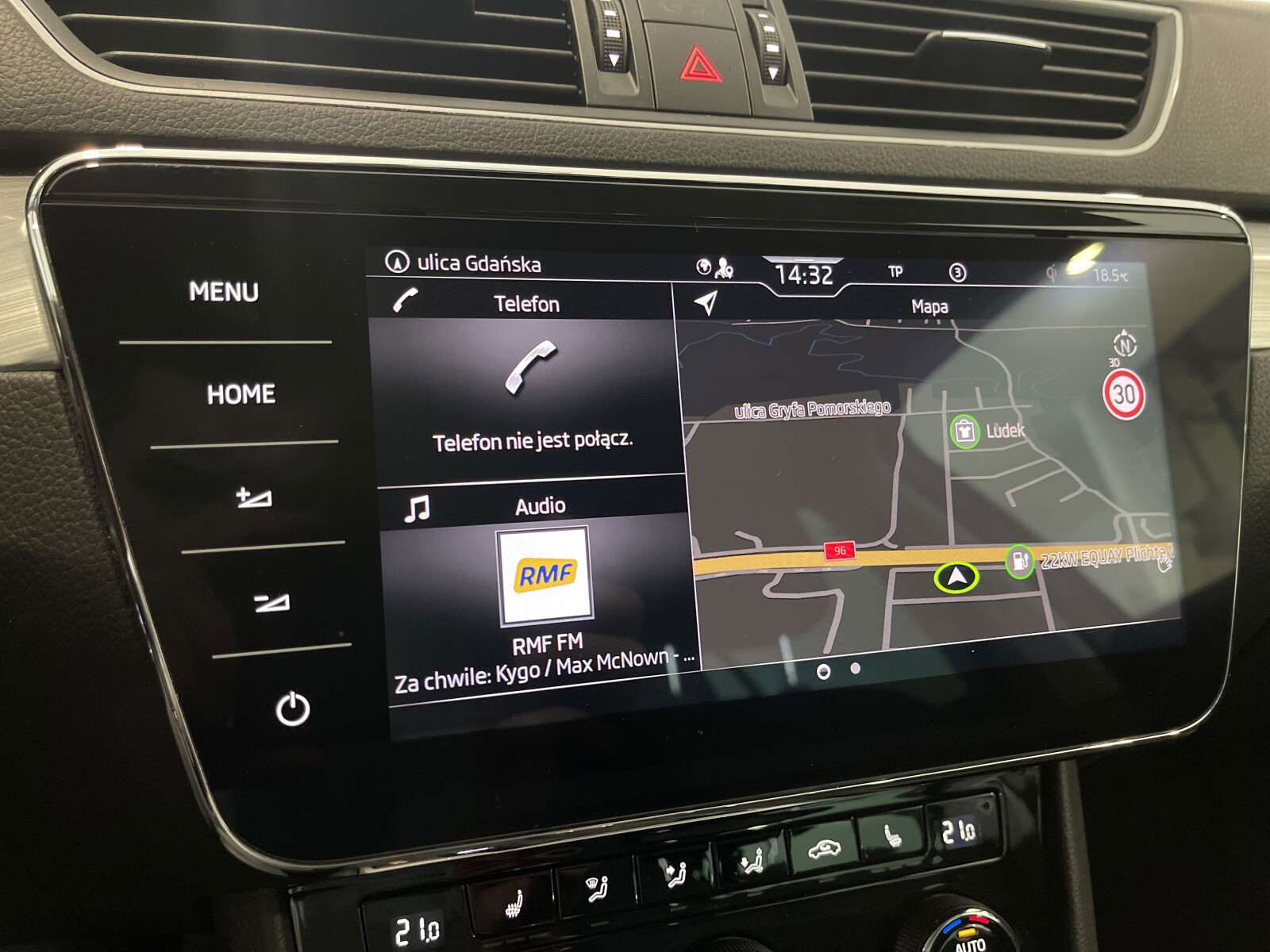 Škoda Superb Combi - zdjęcie 15