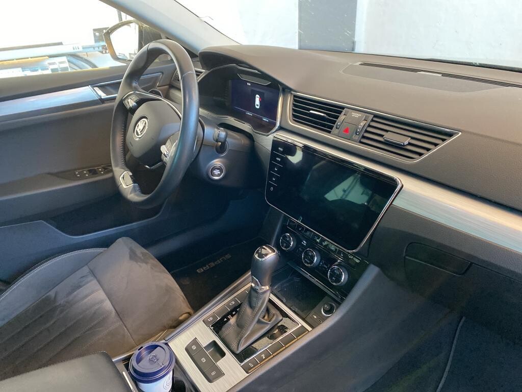 Škoda Superb Combi - zdjęcie 8