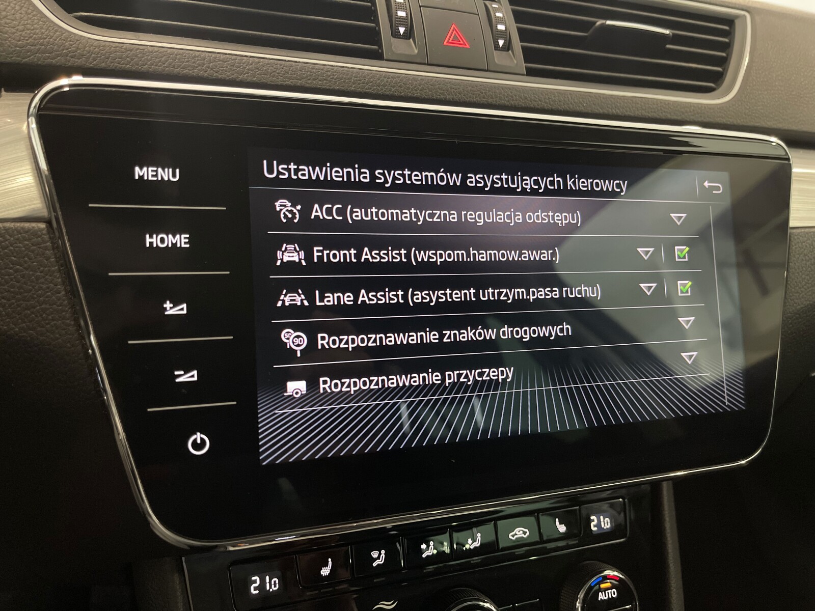 Škoda Superb Combi - zdjęcie 18
