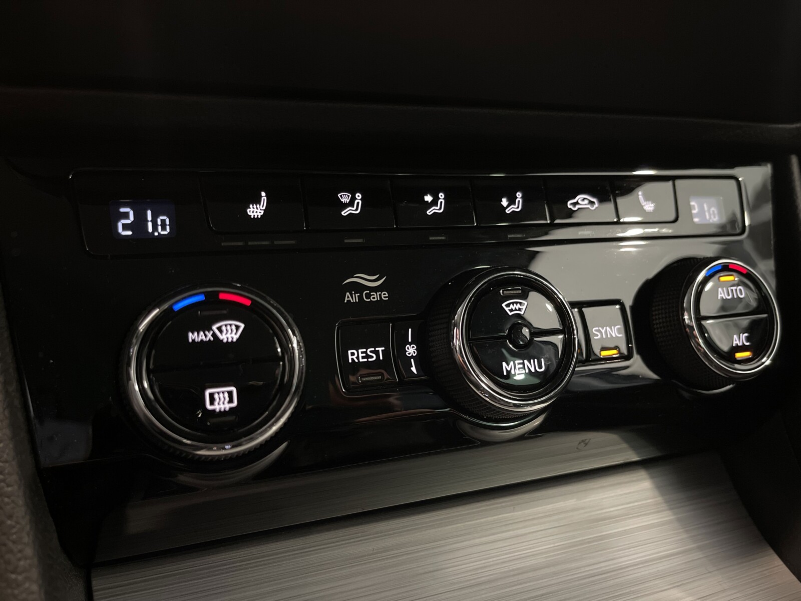 Škoda Superb Combi - zdjęcie 22