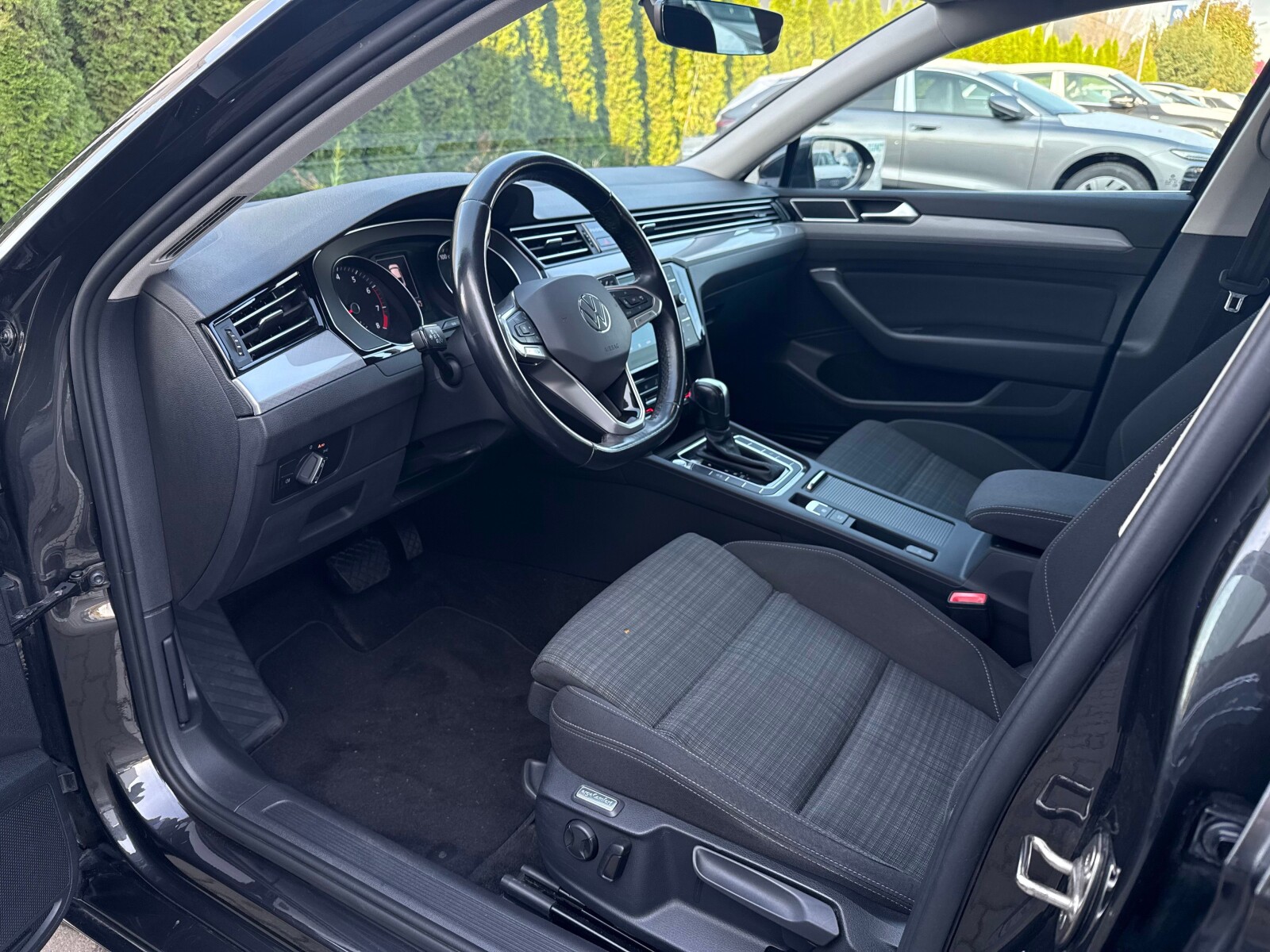 Volkswagen Passat - zdjęcie 11