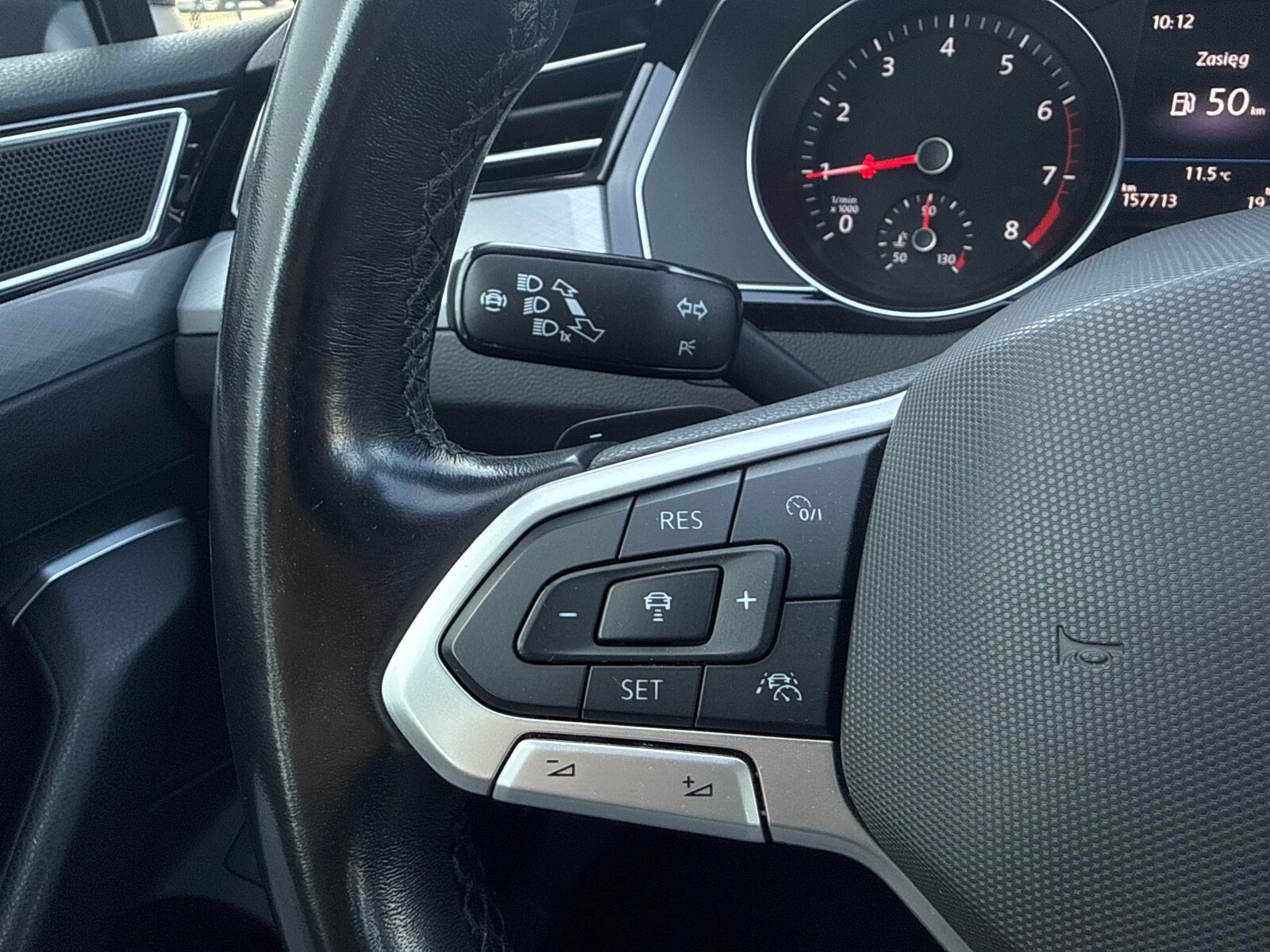 Volkswagen Passat - zdjęcie 16