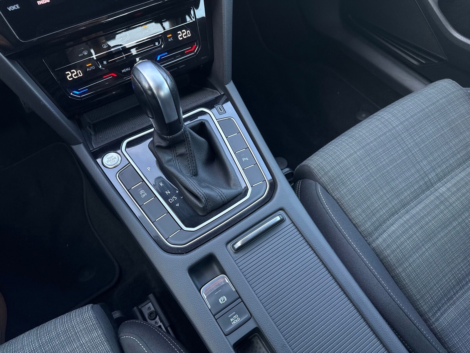 Volkswagen Passat - zdjęcie 19