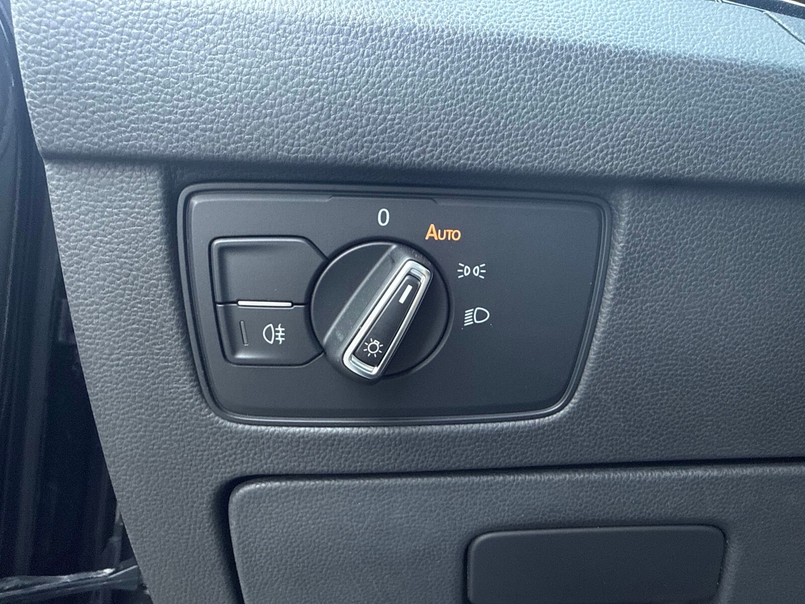 Volkswagen Passat - zdjęcie 10