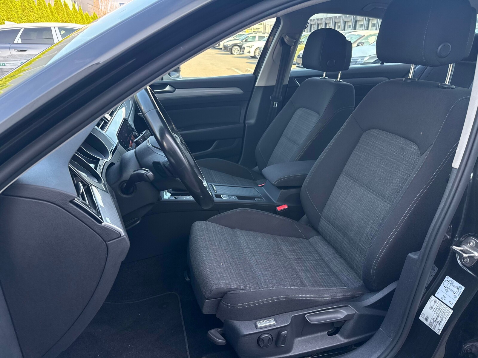 Volkswagen Passat - zdjęcie 12