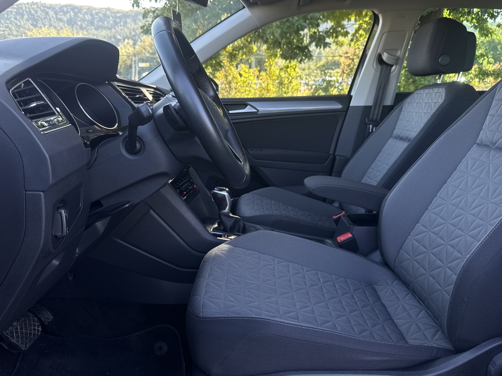 Volkswagen Tiguan - zdjęcie 10