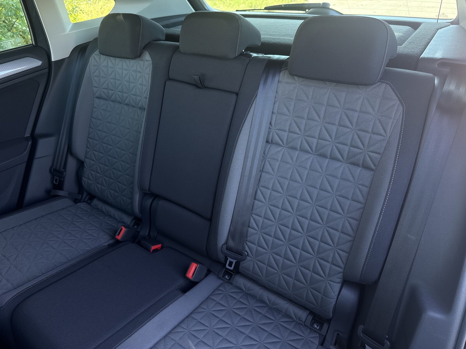 Volkswagen Tiguan - zdjęcie 30