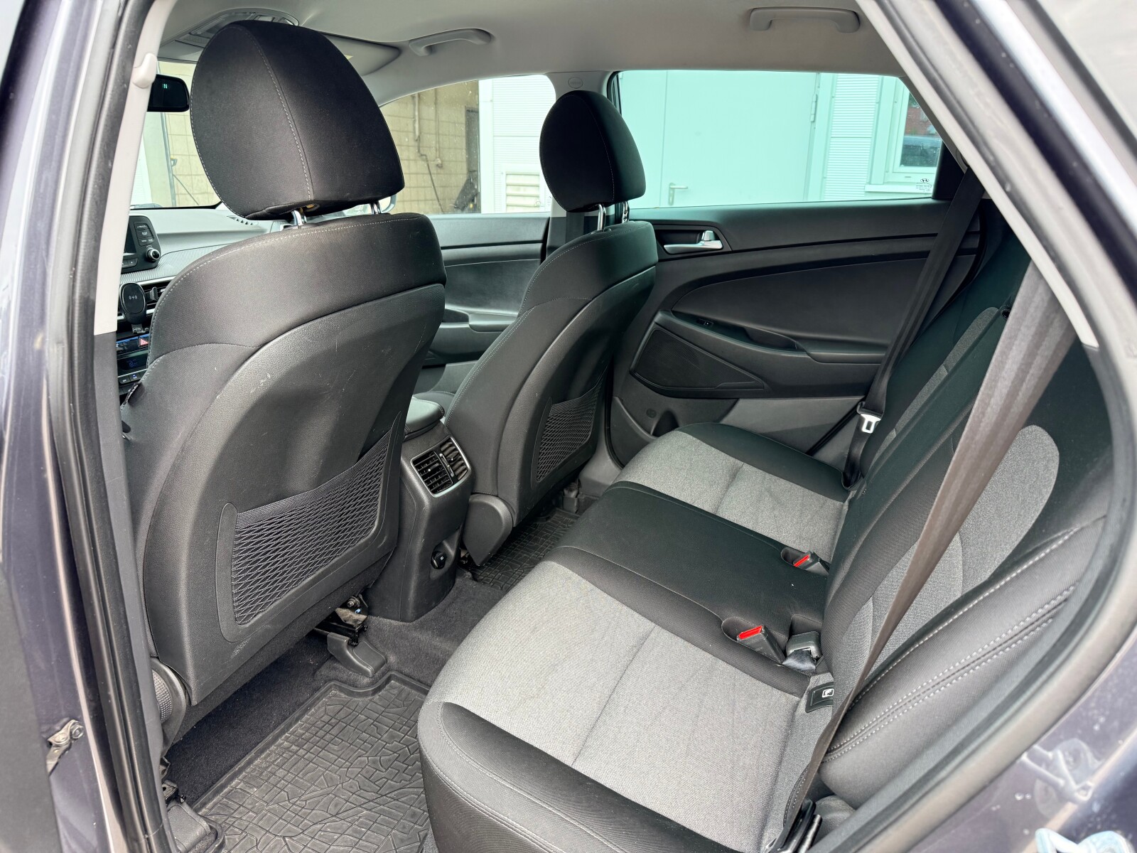 Hyundai Tucson - zdjęcie 8