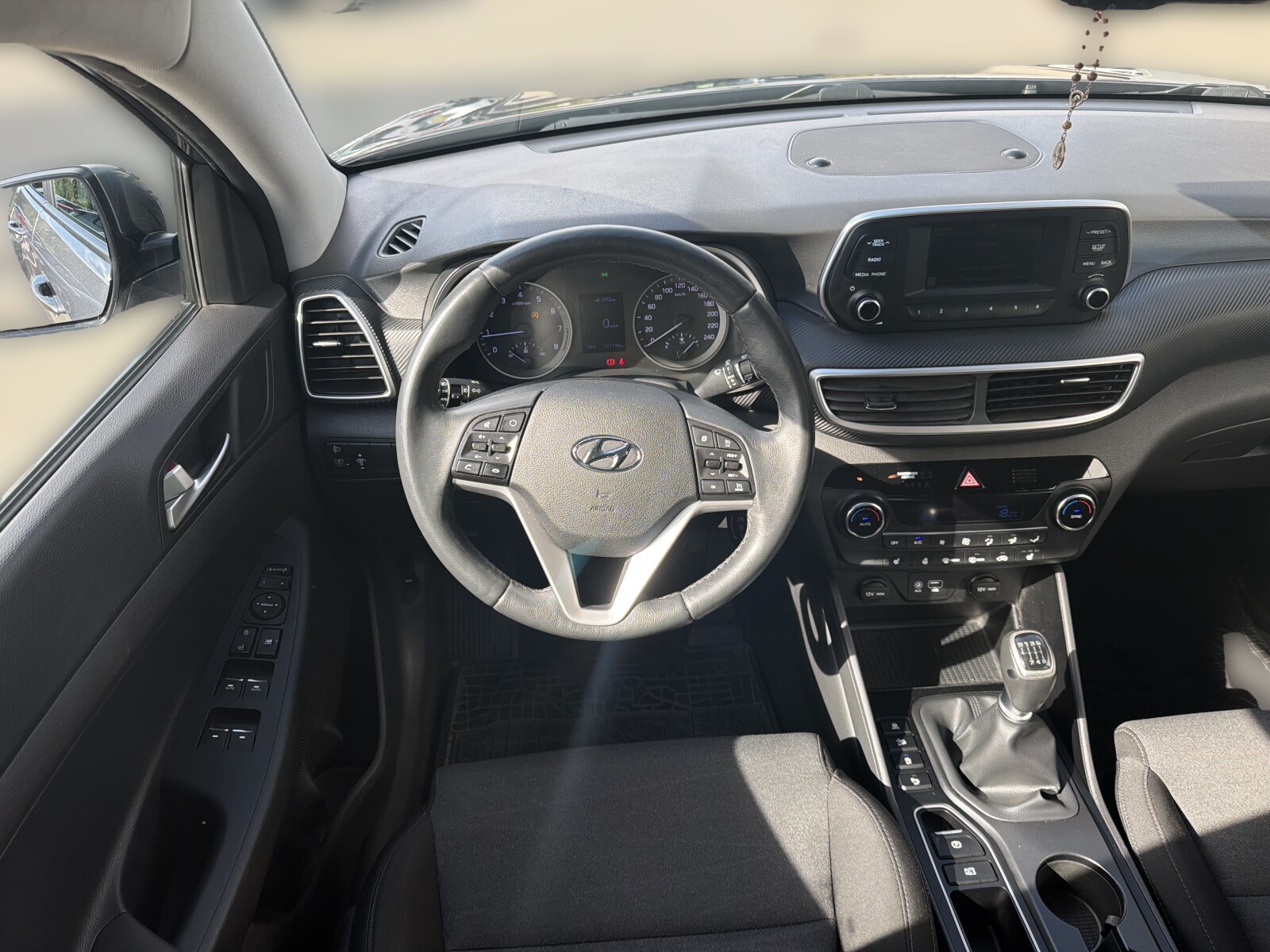Hyundai Tucson - zdjęcie 14