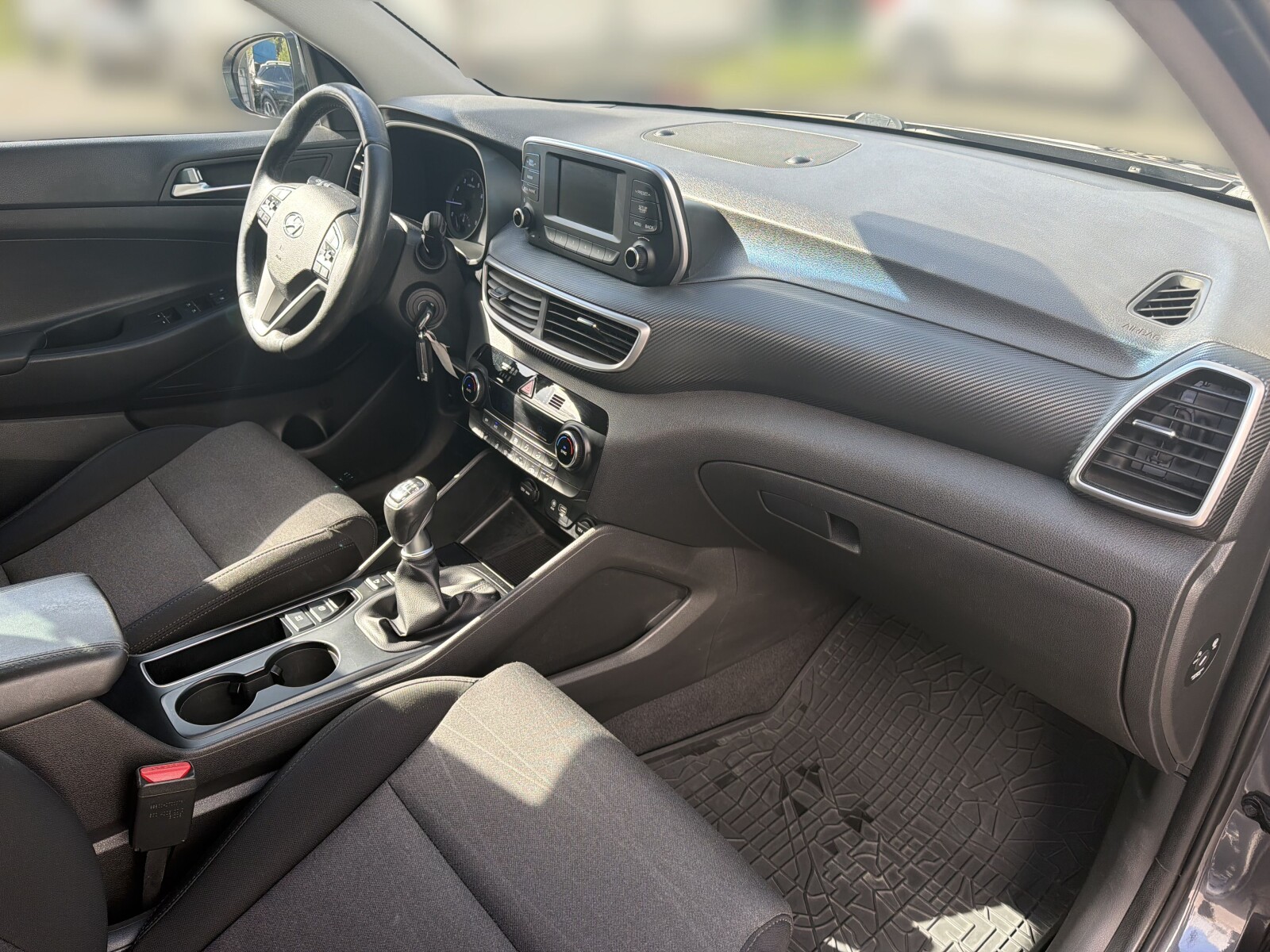 Hyundai Tucson - zdjęcie 18