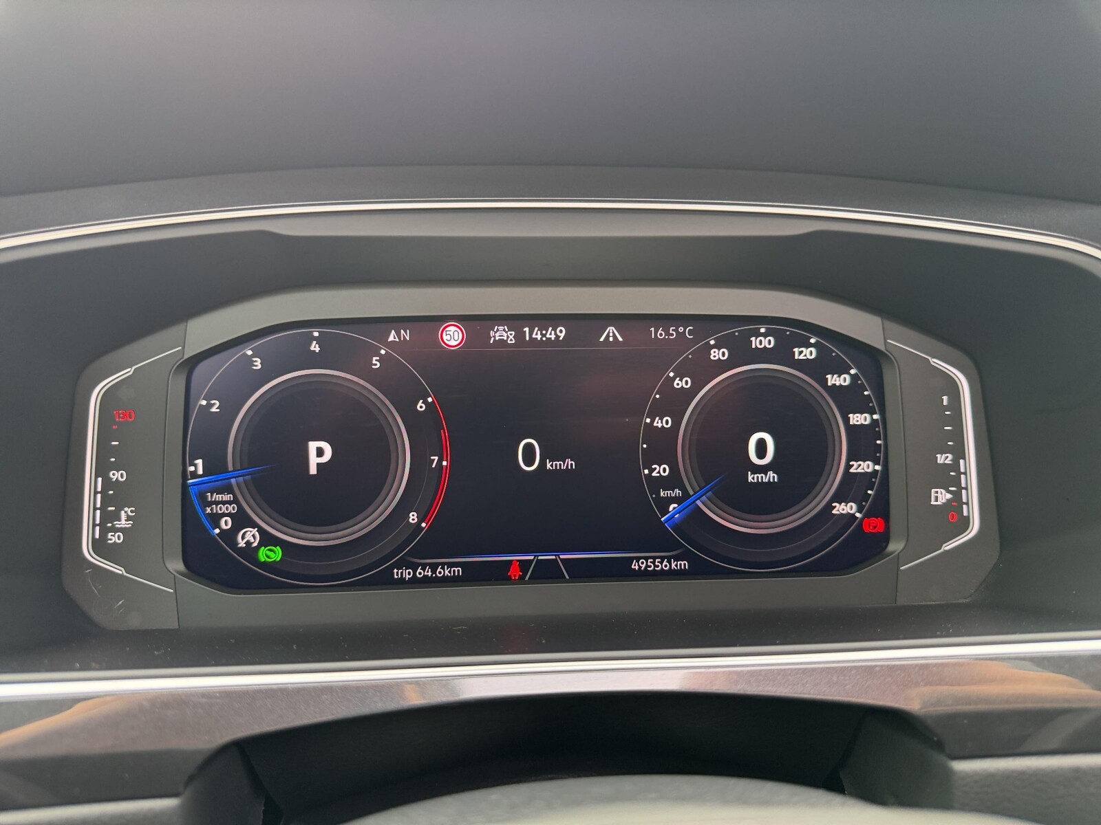 Volkswagen Tiguan - zdjęcie 17