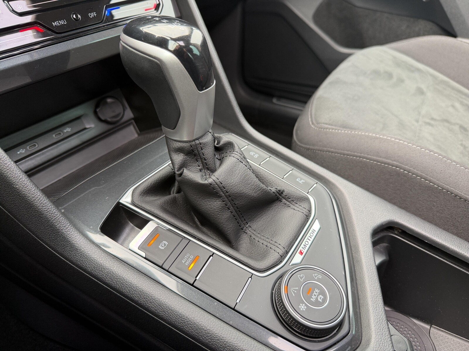 Volkswagen Tiguan - zdjęcie 20
