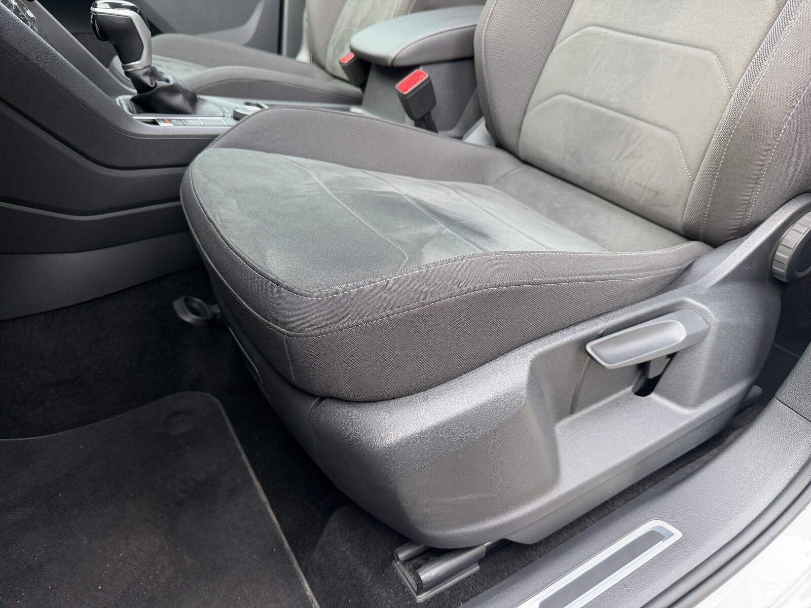Volkswagen Tiguan - zdjęcie 13