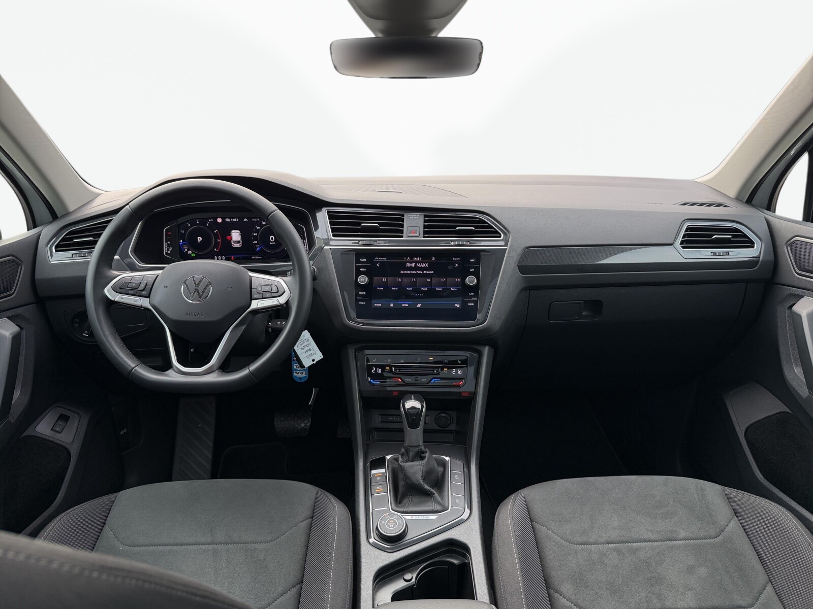 Volkswagen Tiguan - zdjęcie 36