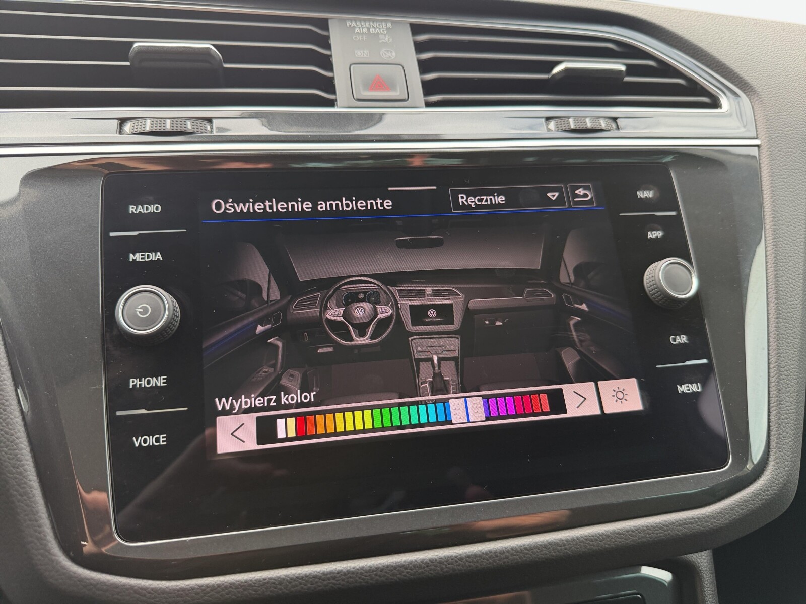 Volkswagen Tiguan - zdjęcie 28