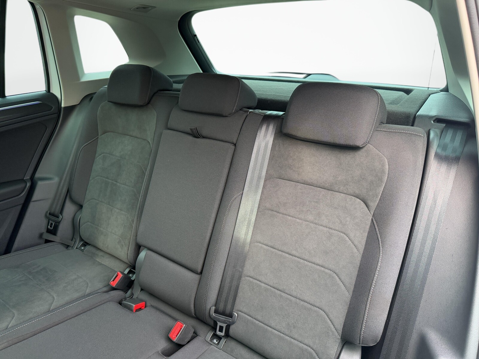 Volkswagen Tiguan - zdjęcie 33