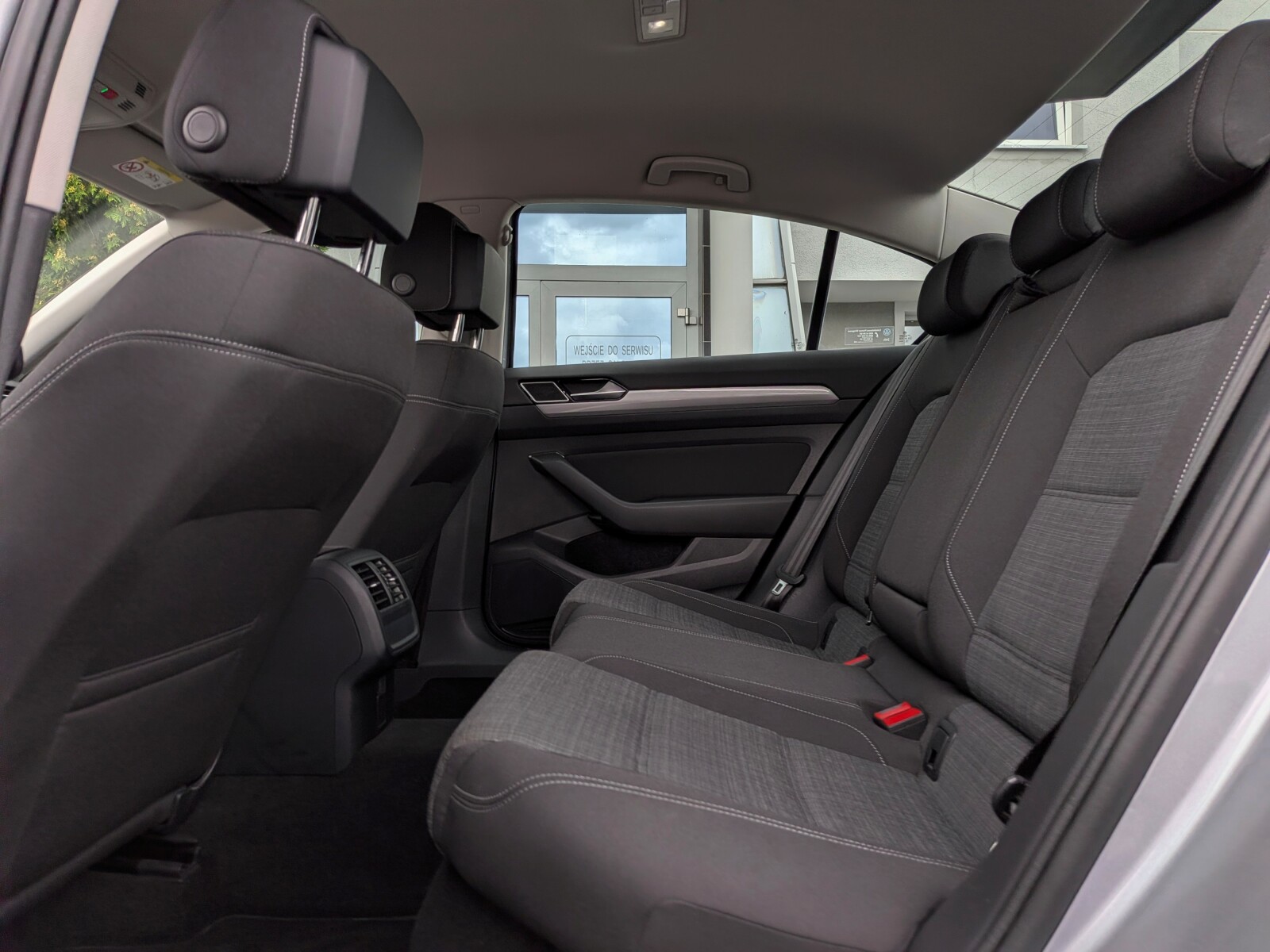 Volkswagen Passat - zdjęcie 10