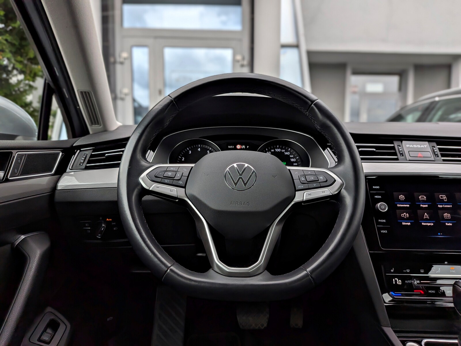 Volkswagen Passat - zdjęcie 20