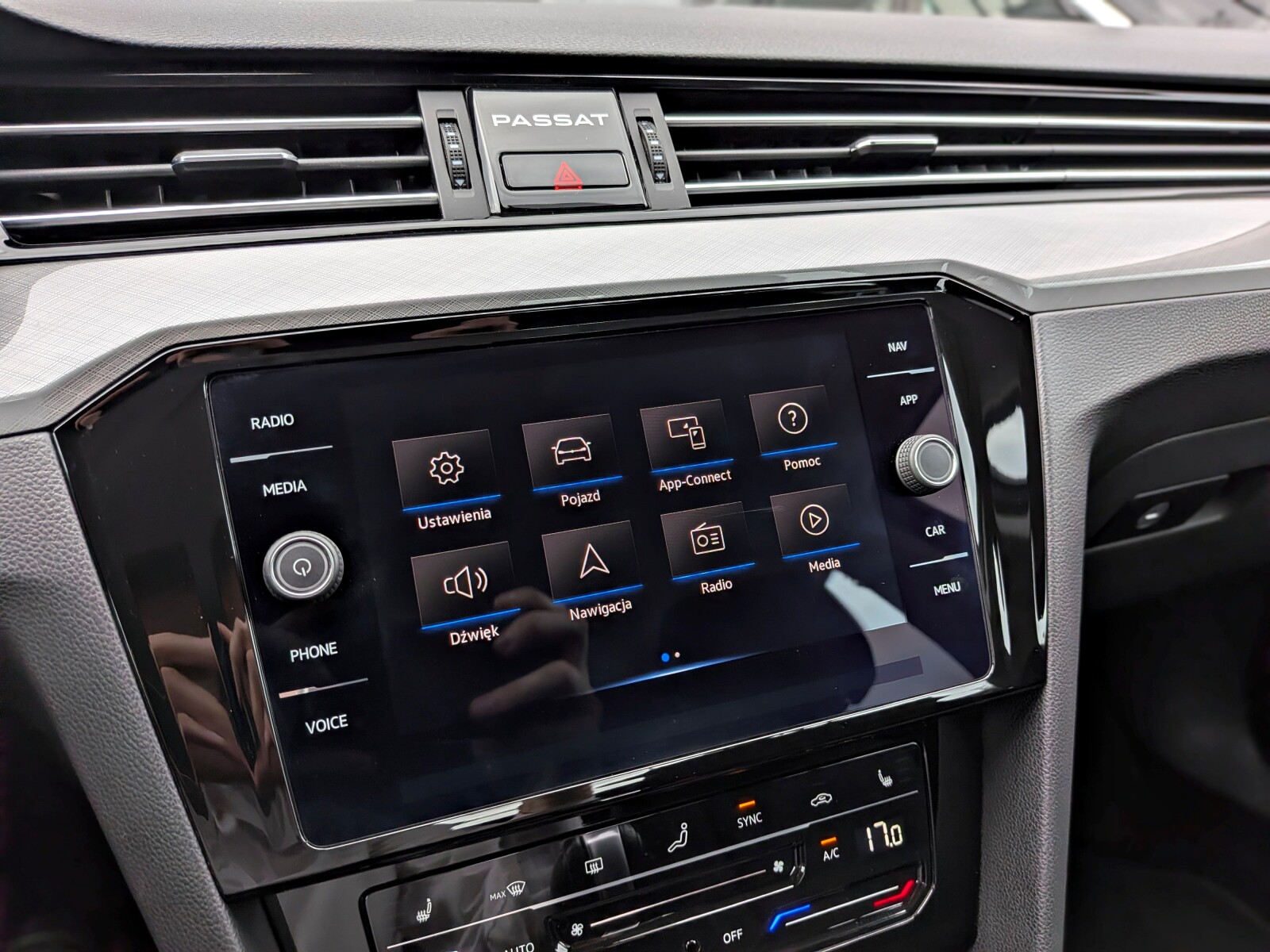 Volkswagen Passat - zdjęcie 26