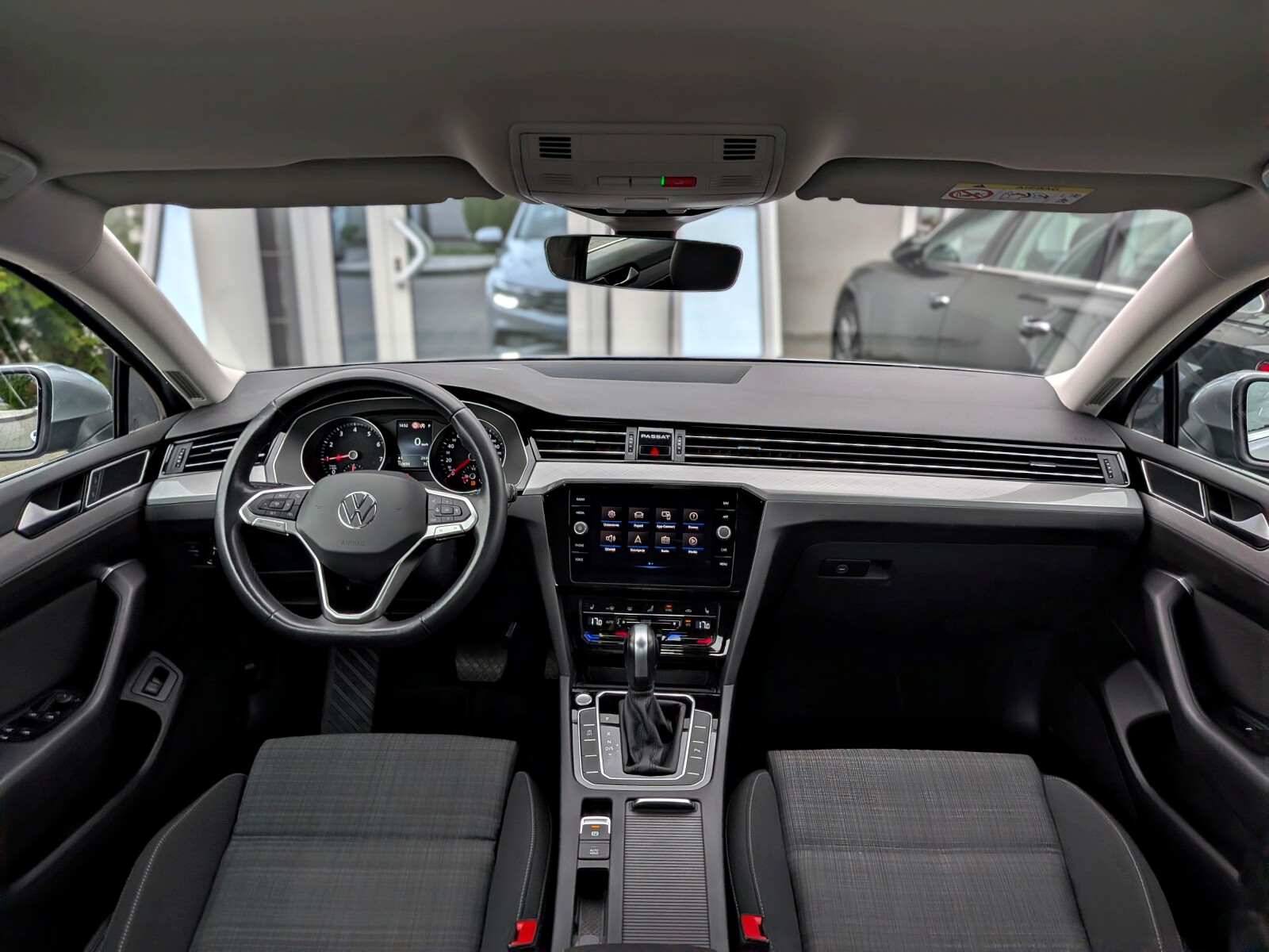Volkswagen Passat - zdjęcie 17