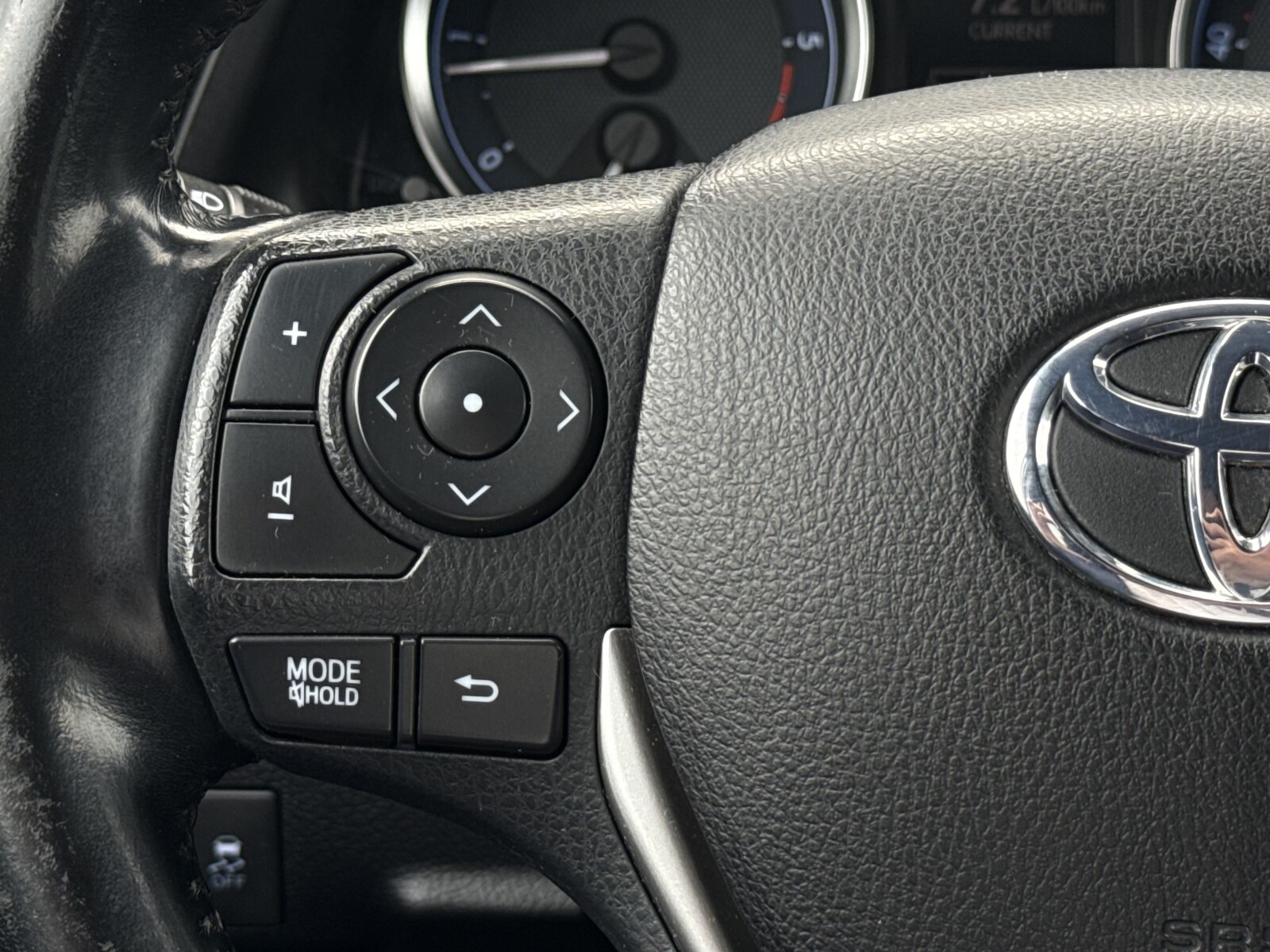Toyota Auris - zdjęcie 15