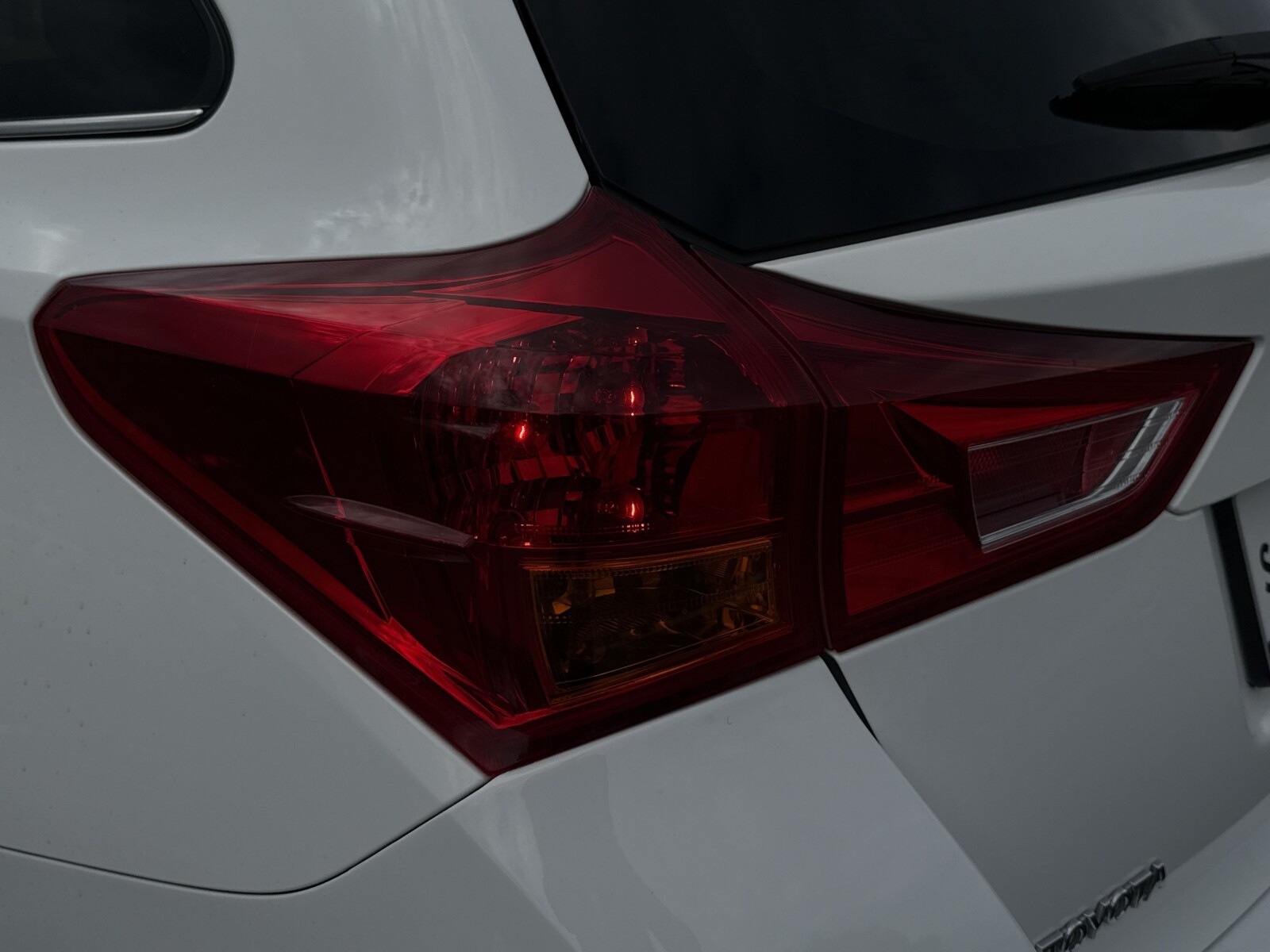 Toyota Auris - zdjęcie 32