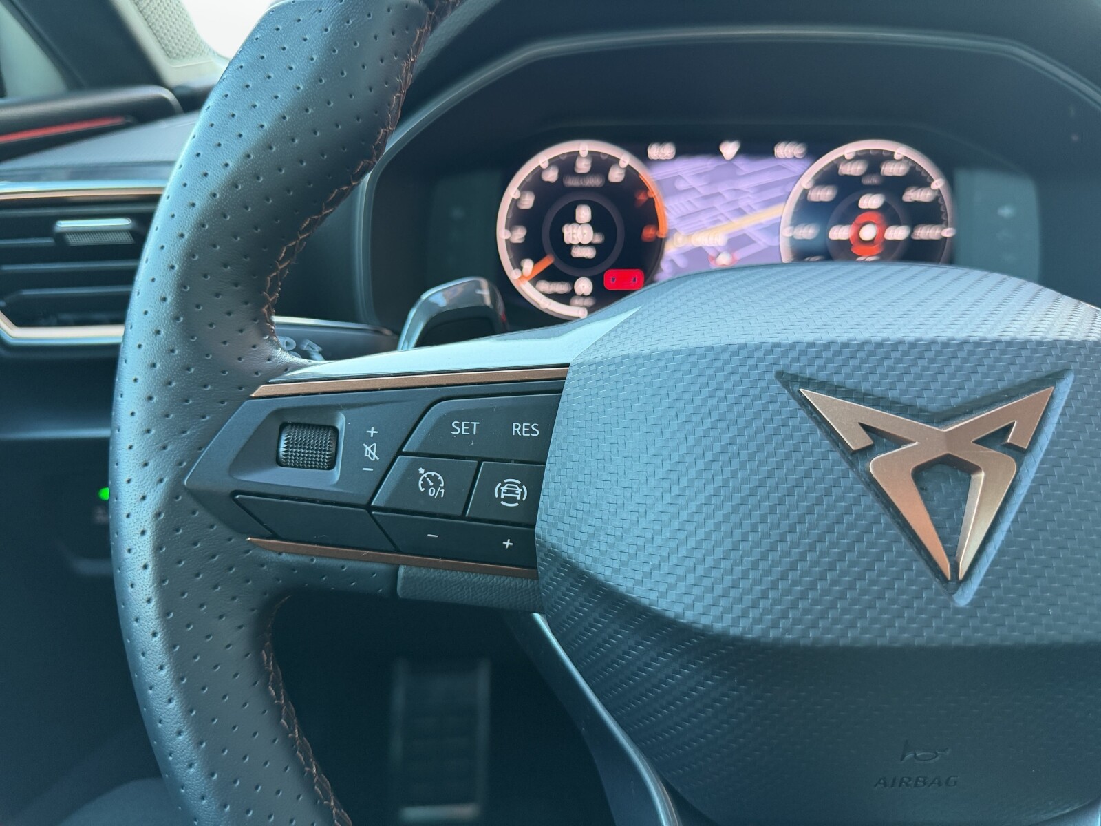 Cupra Leon - zdjęcie 14