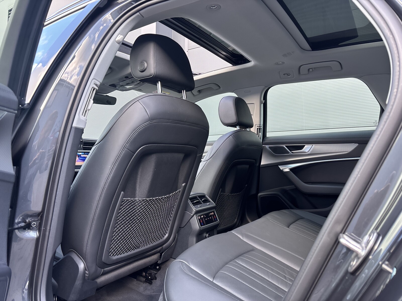 Audi A6 Avant - zdjęcie 31