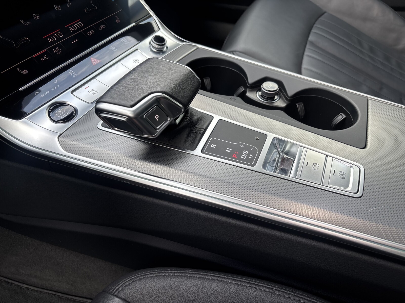 Audi A6 Avant - zdjęcie 19