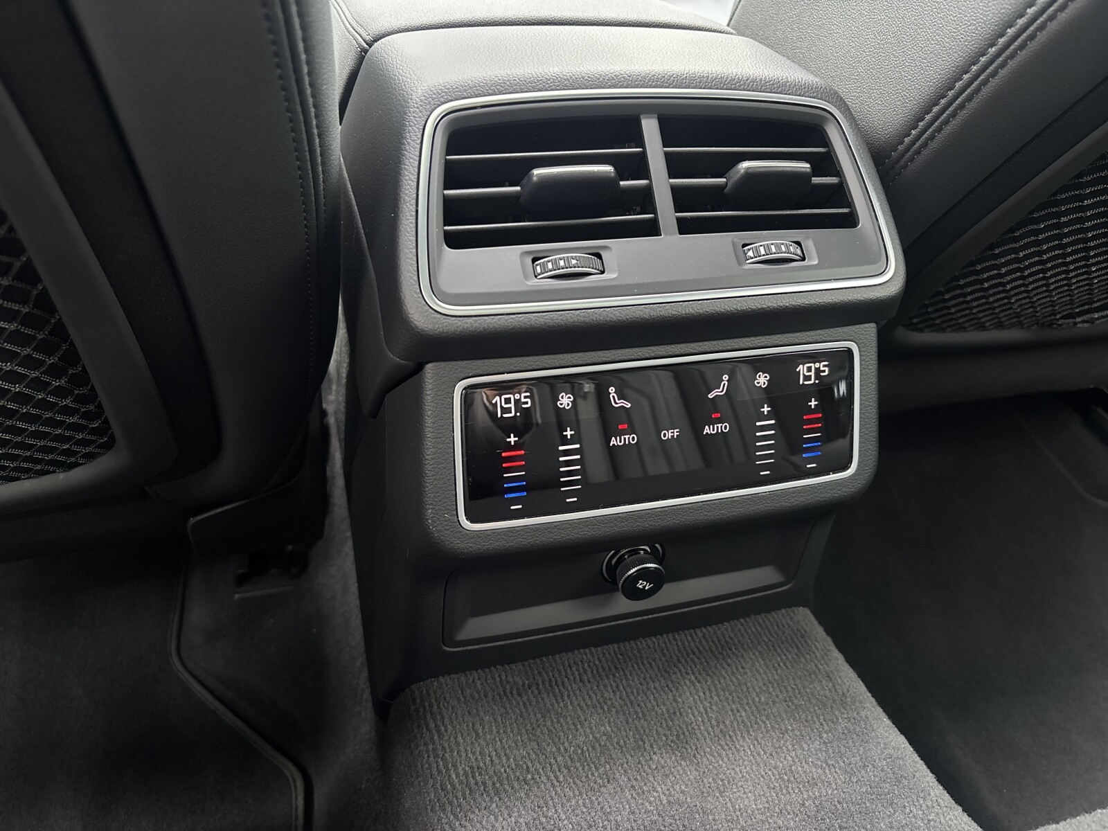 Audi A6 Avant - zdjęcie 33