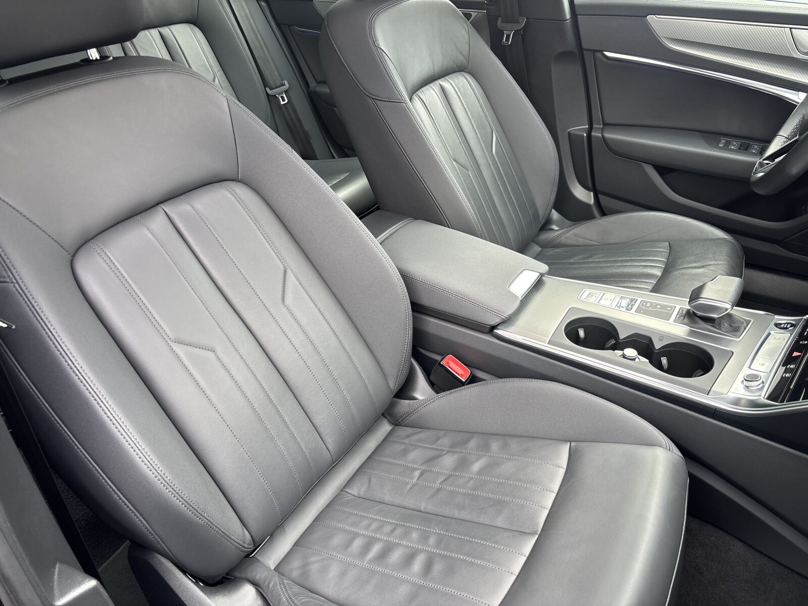 Audi A6 Avant - zdjęcie 37