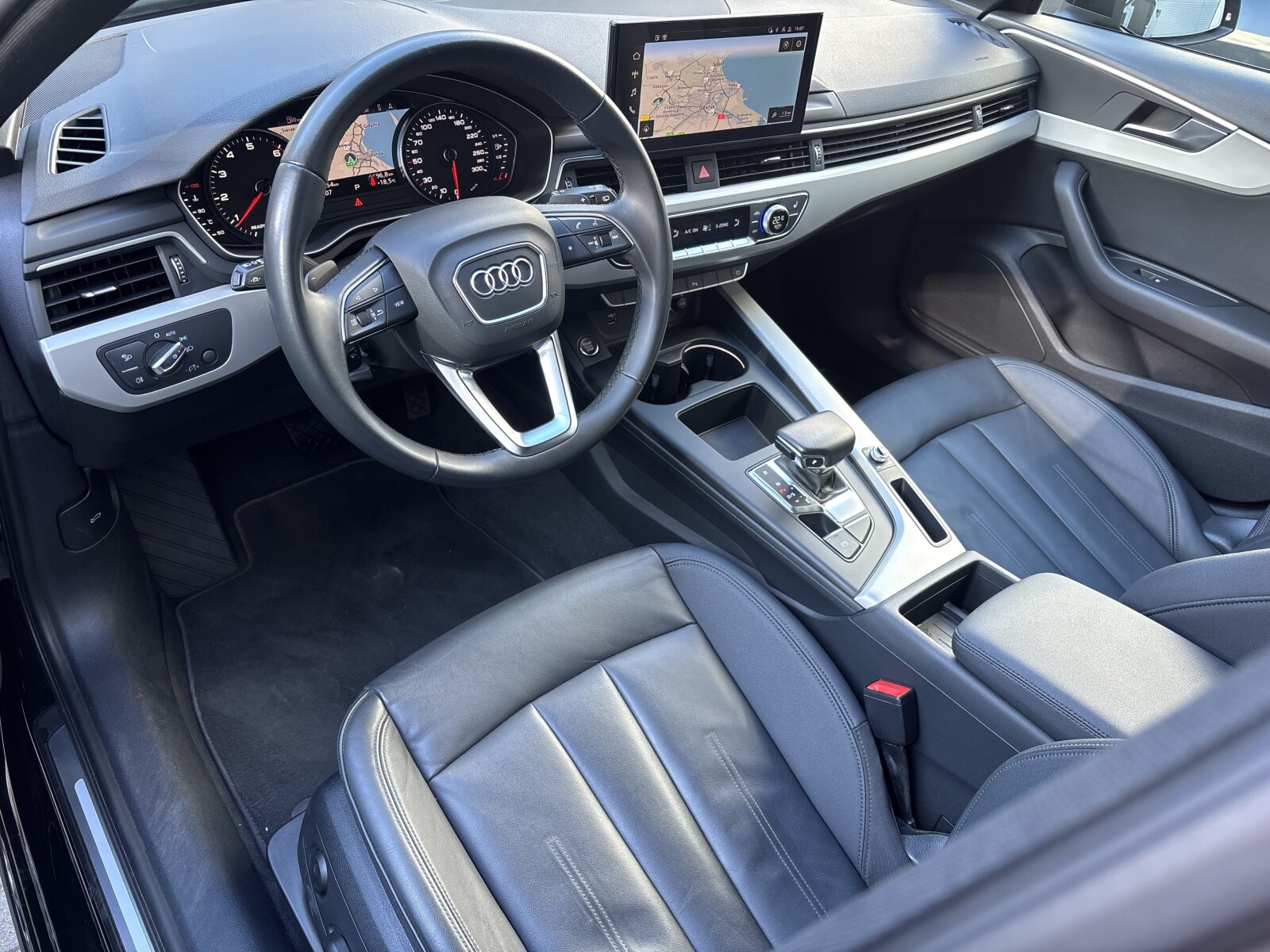 Audi A4 Avant - zdjęcie 16