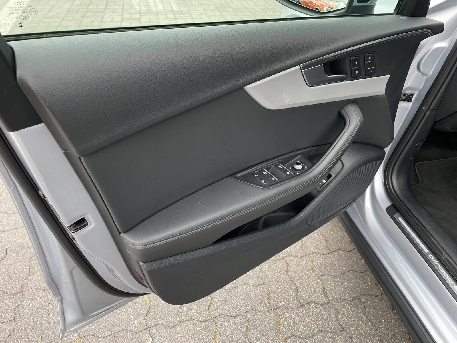 Audi A4 allroad quattro - zdjęcie 18