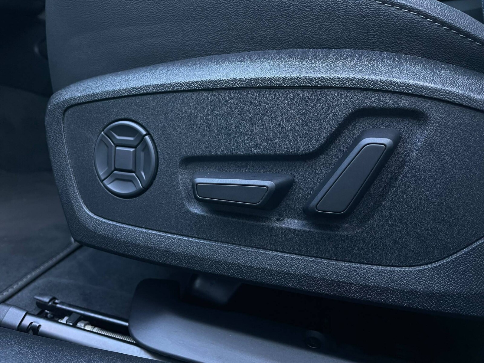 Audi A6 Avant - zdjęcie 19